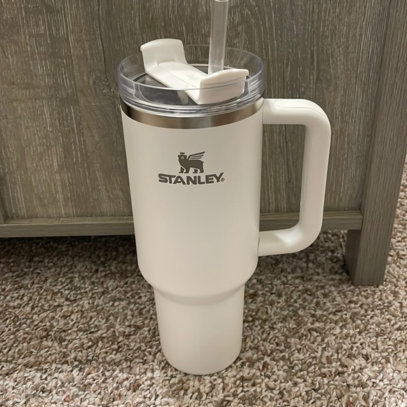 Stanley Other - Stanley 40 oz cup in Brilliant White